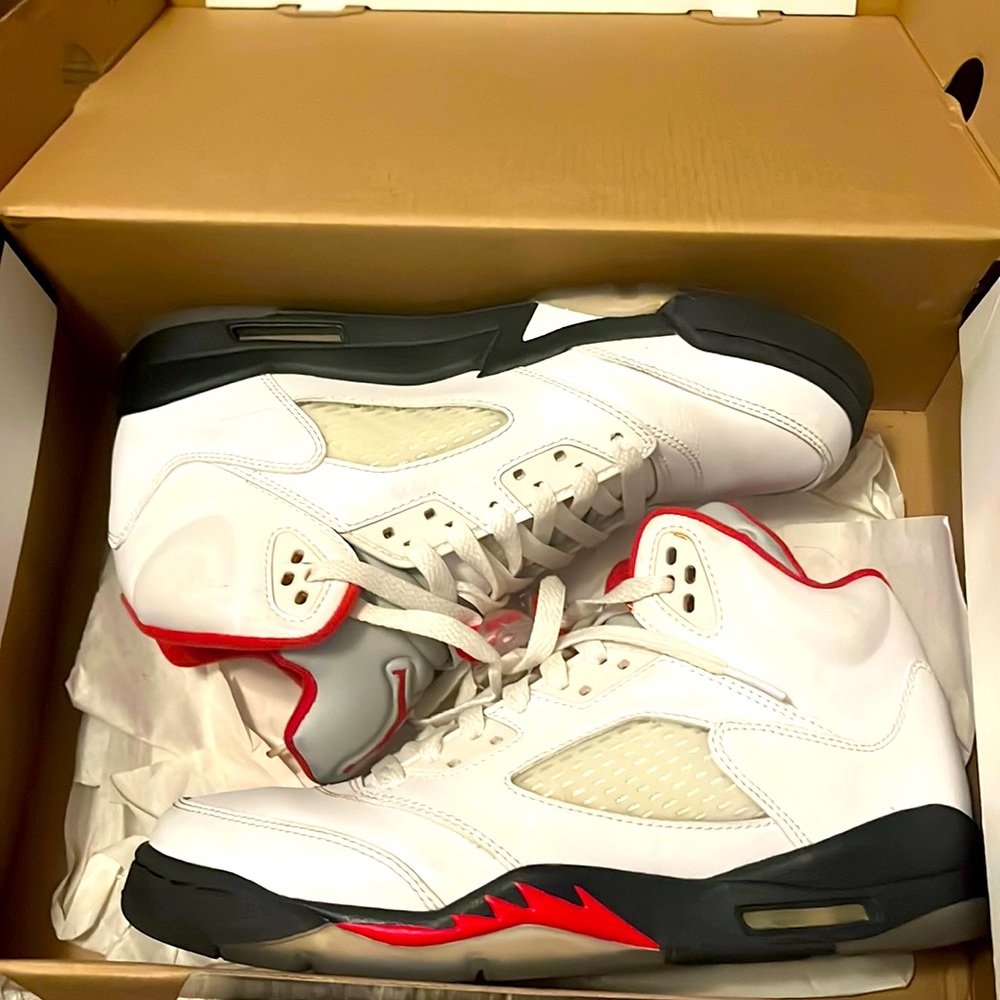 Jordan 5 "Fire Reds"